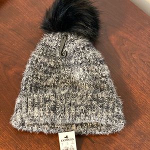 Express women’s beanie